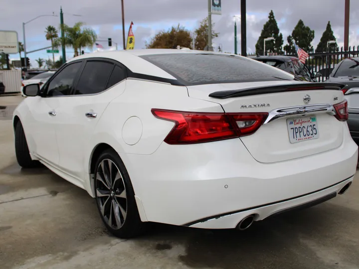 WHITE, 2016 NISSAN MAXIMA Image 4