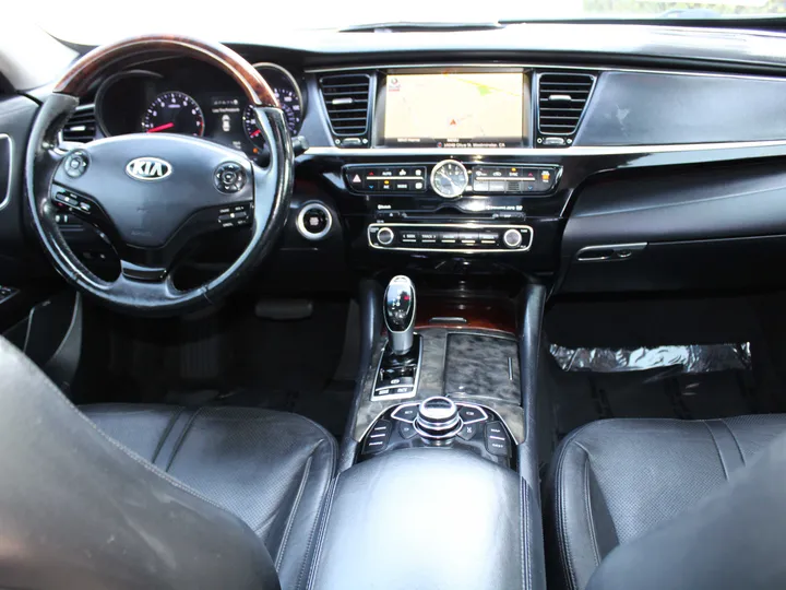 2015 KIA K900 LUXURY Image 15