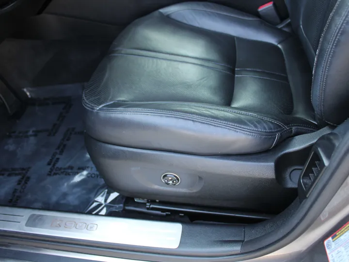 2015 KIA K900 LUXURY Image 33