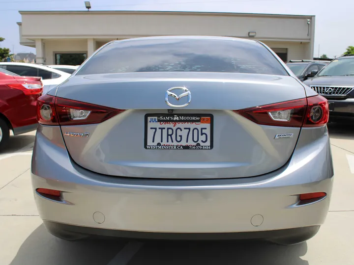 GRAY, 2016 MAZDA MAZDA3 Image 3