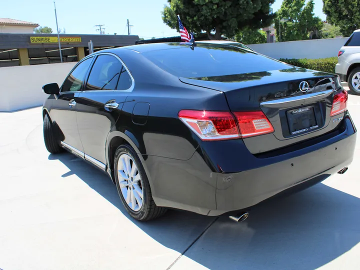 GRAY, 2011 LEXUS ES 350 PREMIER PLUS Image 2