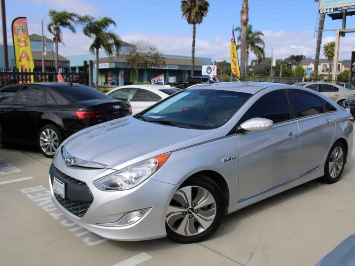 SILVER, 2013 HYUNDAI SONATA Image 9