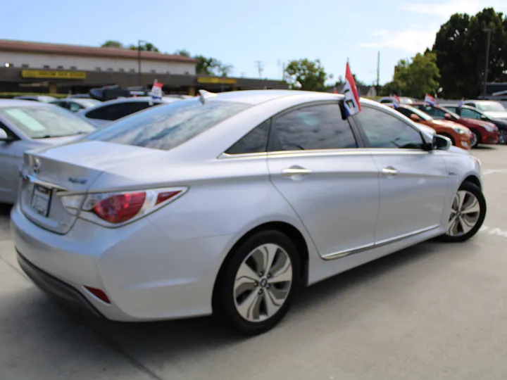 SILVER, 2013 HYUNDAI SONATA Image 10