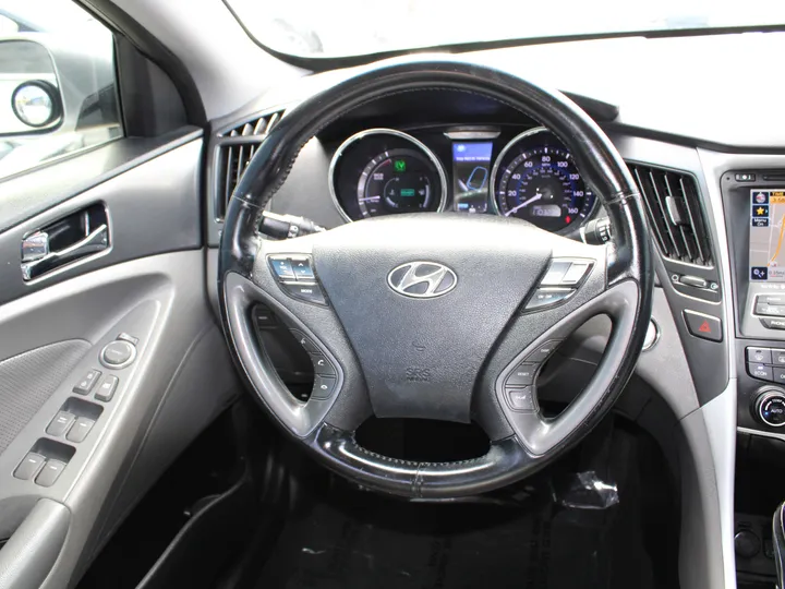 SILVER, 2013 HYUNDAI SONATA Image 15