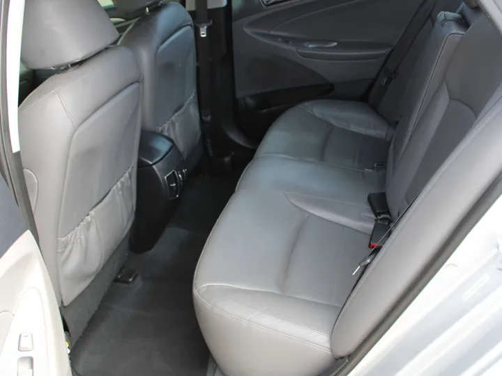 SILVER, 2013 HYUNDAI SONATA Image 24