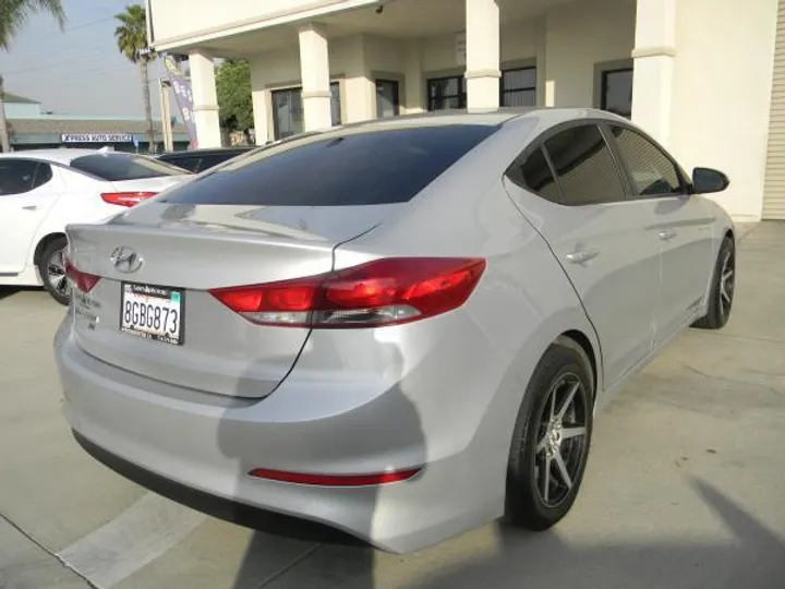 SILVER, 2018 HYUNDAI ELANTRA Image 2