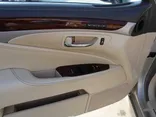 GOLD, 2013 LEXUS LS Thumnail Image 25