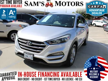 SILVER, 2017 HYUNDAI TUCSON Image 