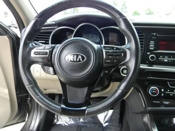 GRAY, 2014 KIA OPTIMA Image 17