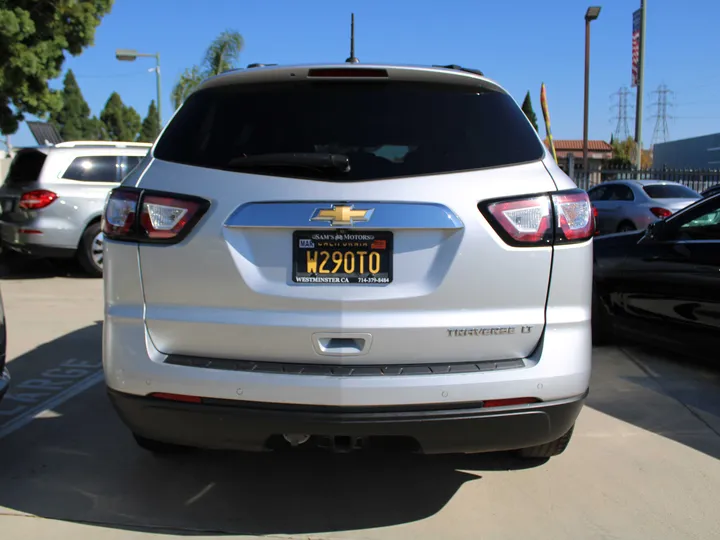 SILVER, 2016 CHEVROLET TRAVERSE Image 6