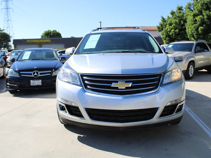 SILVER, 2016 CHEVROLET TRAVERSE Image 5