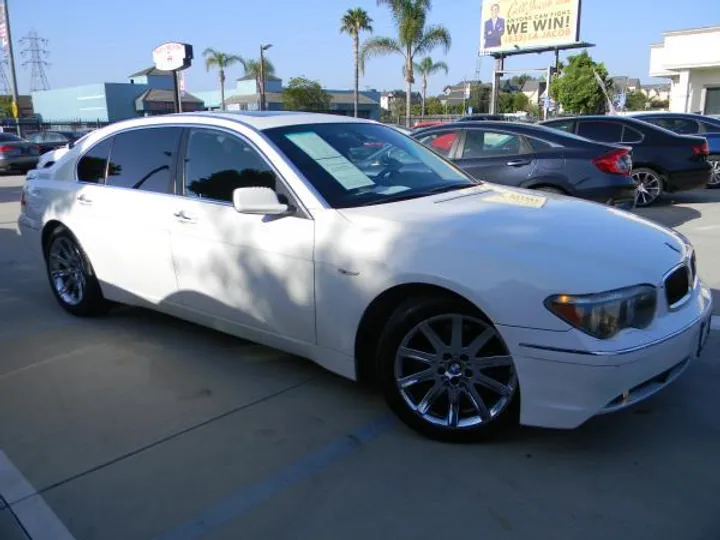 WHITE PEARL, 2005 BMW 7 SERIES Image 8