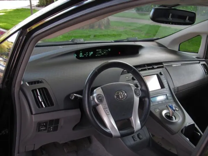 BLACK, 2010 TOYOTA PRIUS Image 9