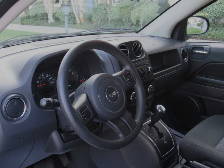 2012 JEEP COMPASS Image 8