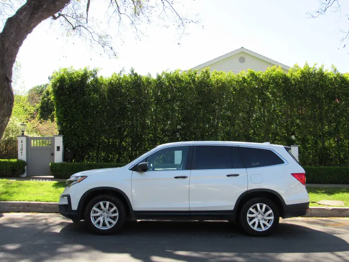 WHITE, 2020 HONDA PILOT Image 8