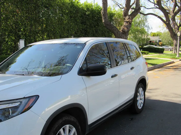 WHITE, 2020 HONDA PILOT Image 10