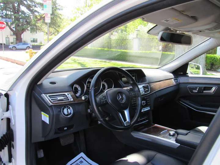 WHITE, 2014 MERCEDES-BENZ E-CLASS Image 10