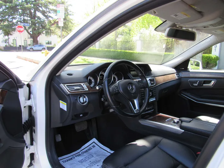 WHITE, 2014 MERCEDES-BENZ E-CLASS Image 11