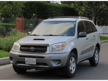 2004 TOYOTA RAV4 Image 9