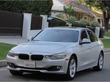 2013 BMW 3 SERIES Image 3