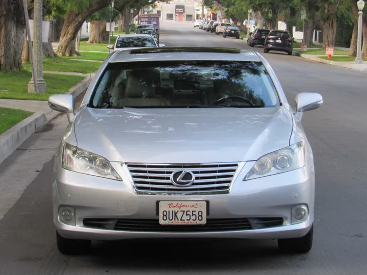 SILVER, 2011 LEXUS ES 350 Image 2