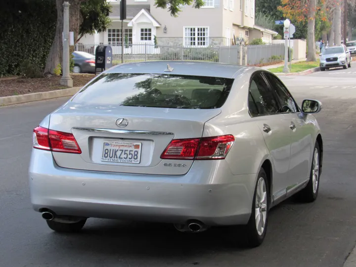 SILVER, 2011 LEXUS ES 350 Image 5