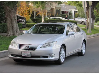 SILVER, 2011 LEXUS ES 350 Image 9