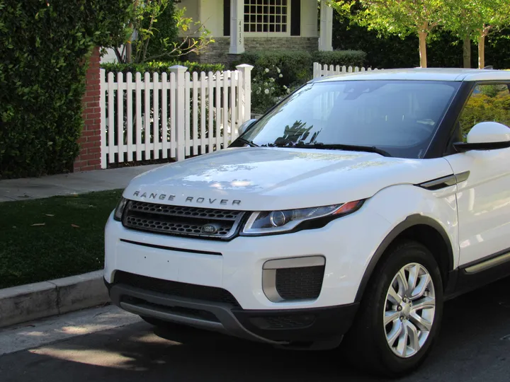 WHITE, 2017 LAND ROVER RANGE ROVER EVOQUE Image 7