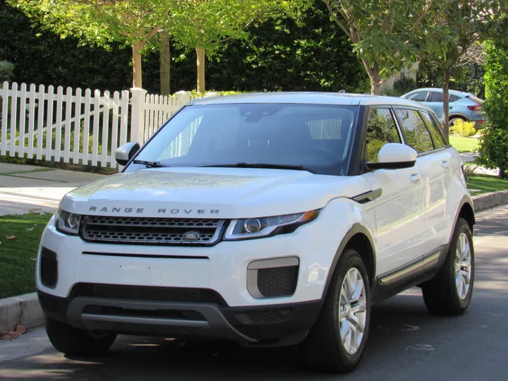 WHITE, 2017 LAND ROVER RANGE ROVER EVOQUE Image 1