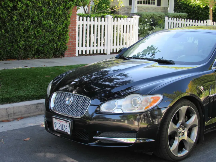 2011 JAGUAR XF Image 9