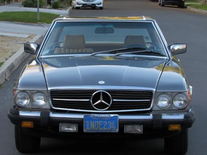 GRAY, 1985 MERCEDES-BENZ 380SL Image 2