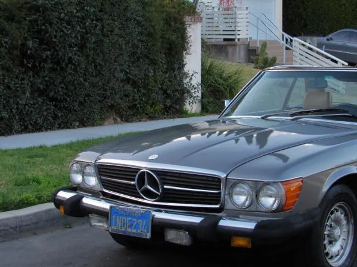 GRAY, 1985 MERCEDES-BENZ 380SL Image 15