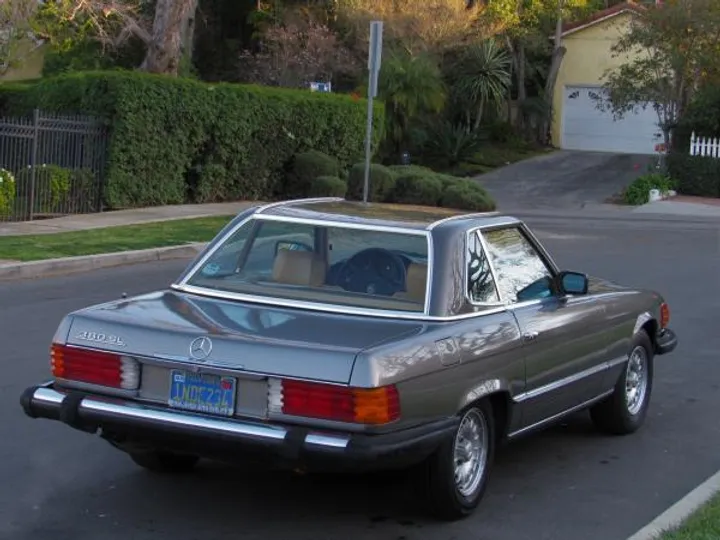 GRAY, 1985 MERCEDES-BENZ 380SL Image 8