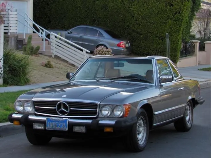 GRAY, 1985 MERCEDES-BENZ 380SL Image 1