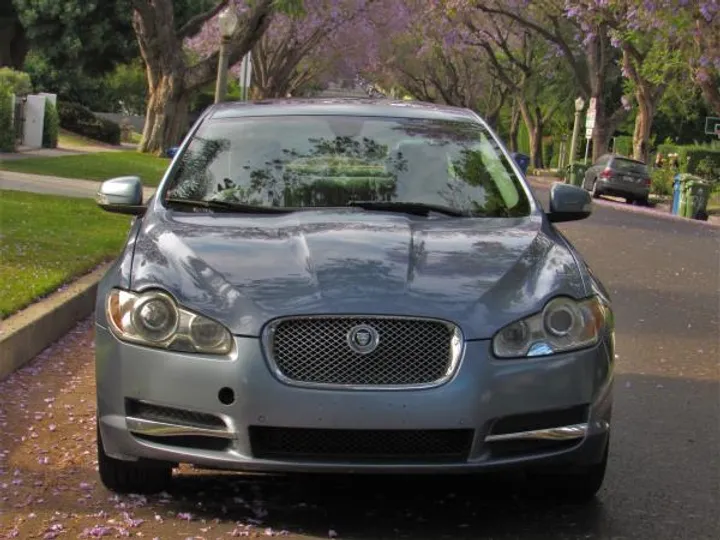 BLUE, 2009 JAGUAR XF Image 8