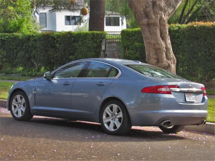 BLUE, 2009 JAGUAR XF Image 3