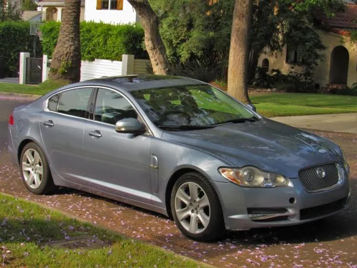 BLUE, 2009 JAGUAR XF Image 7