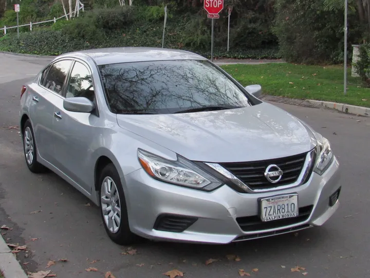 SILVER, 2017 NISSAN ALTIMA Image 3