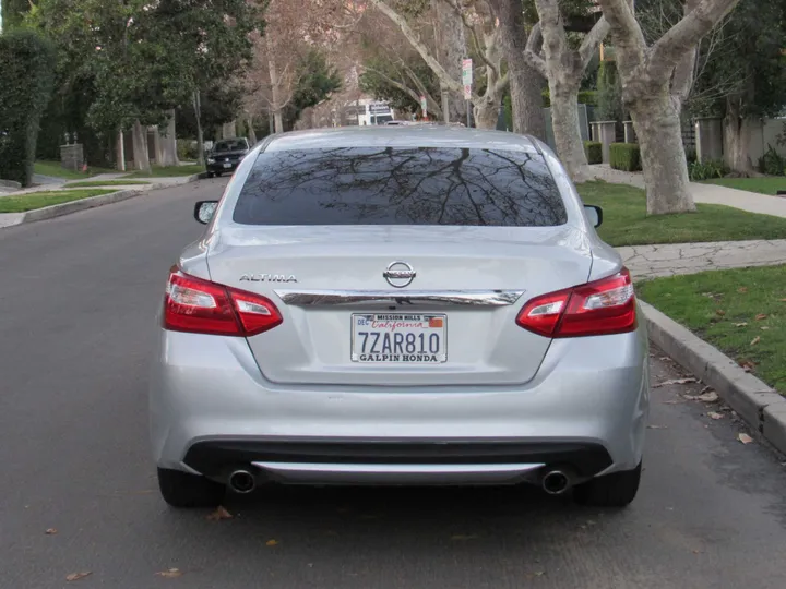 SILVER, 2017 NISSAN ALTIMA Image 5