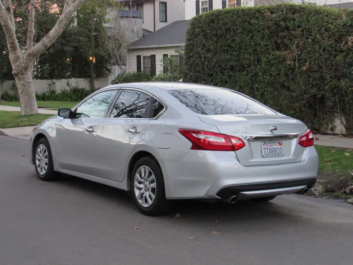 SILVER, 2017 NISSAN ALTIMA Image 6