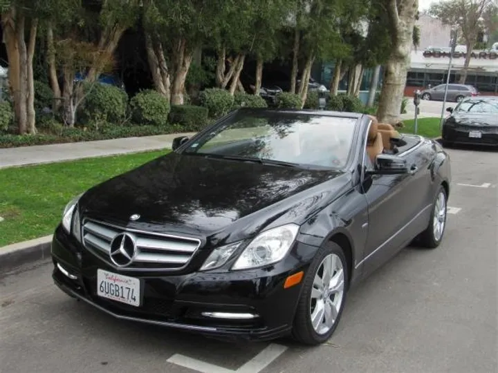 BLACK, 2012 MERCEDES-BENZ E-CLASS Image 1