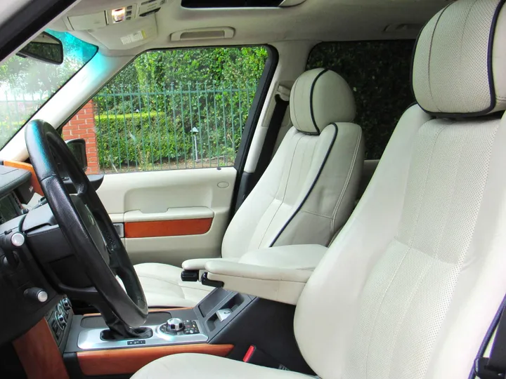 WHITE, 2008 LAND ROVER RANGE ROVER Image 9