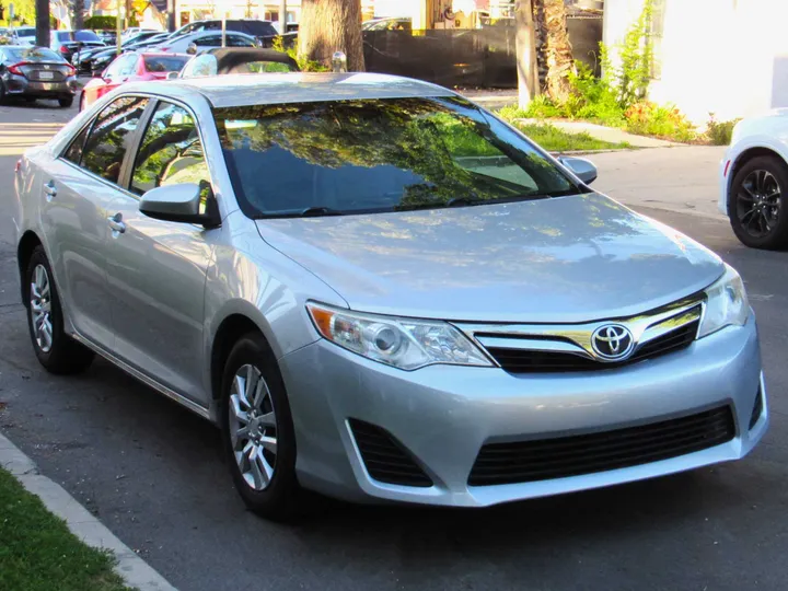 SILVER, 2012 TOYOTA CAMRY Image 3