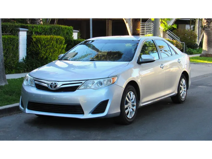 SILVER, 2012 TOYOTA CAMRY Image 1
