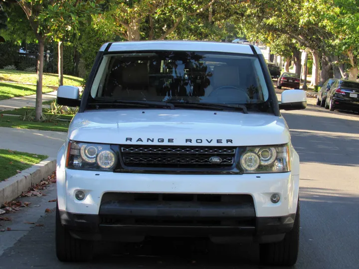 WHITE, 2013 LAND ROVER RANGE ROVER SPORT Image 2