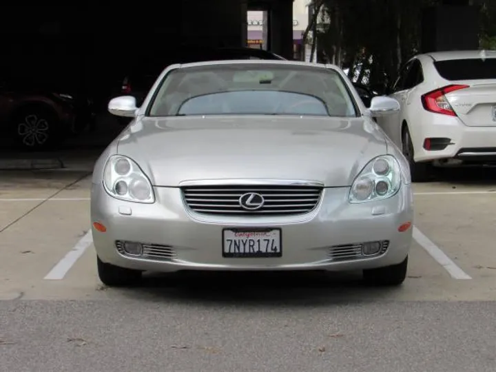 GRAY, 2002 LEXUS SC 430 Image 2