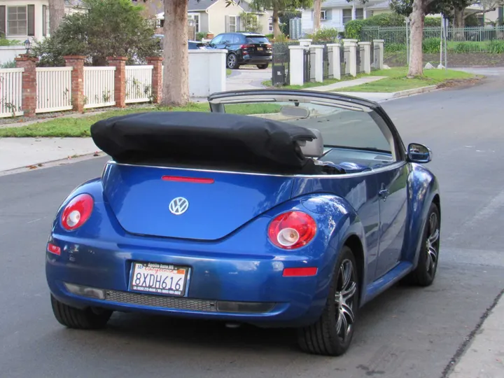 2007 VOLKSWAGEN NEW BEETLE Image 4