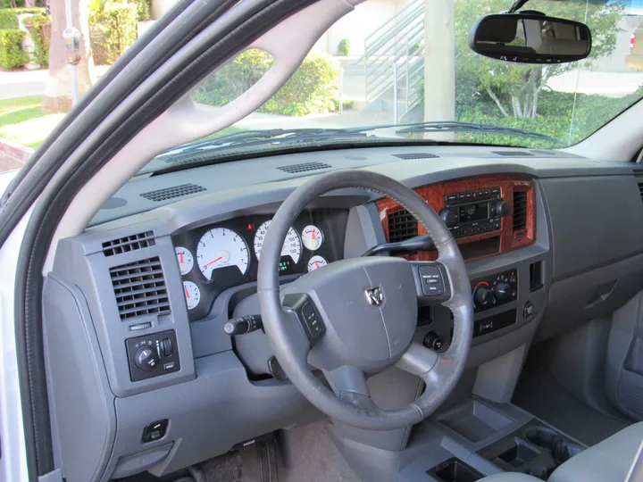 2006 DODGE RAM 1500 MEGA CAB Image 24