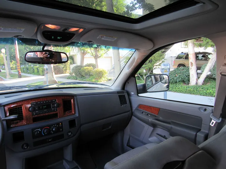 2006 DODGE RAM 1500 MEGA CAB Image 30