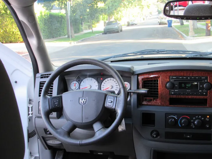 2006 DODGE RAM 1500 MEGA CAB Image 32